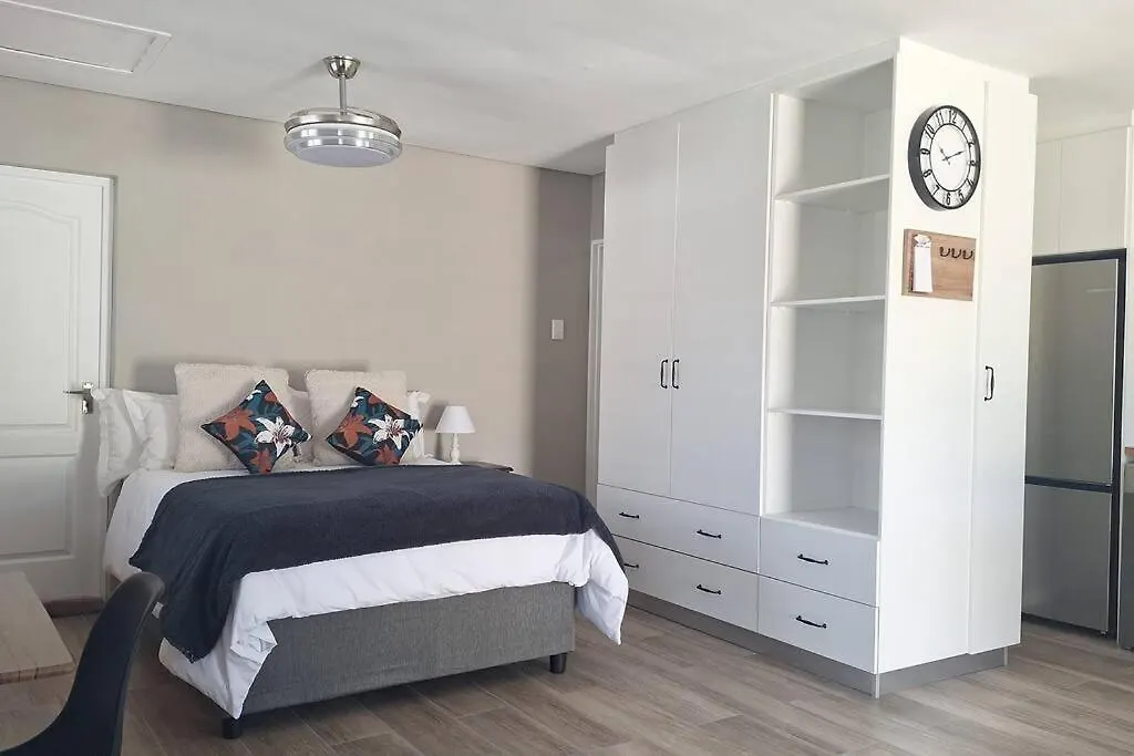 Summerstrand Holiday Apartment, Erasmus Drive, Pe Port Elizabeth 0*,  South Africa